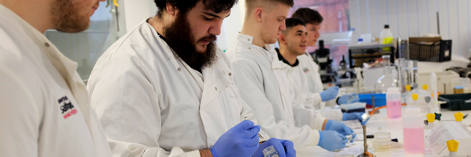 Science students in the Bodmer laboratory