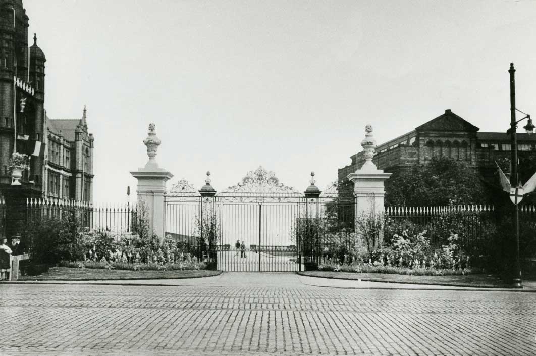 A photo from the Archives shows the entrance gates to Peel Park