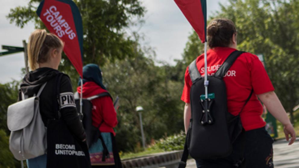 Campus tour with a student ambassador