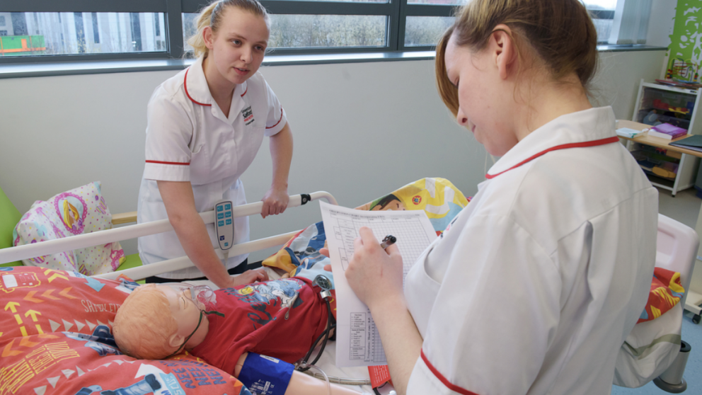 Children and young people's nursing students in simulation suites