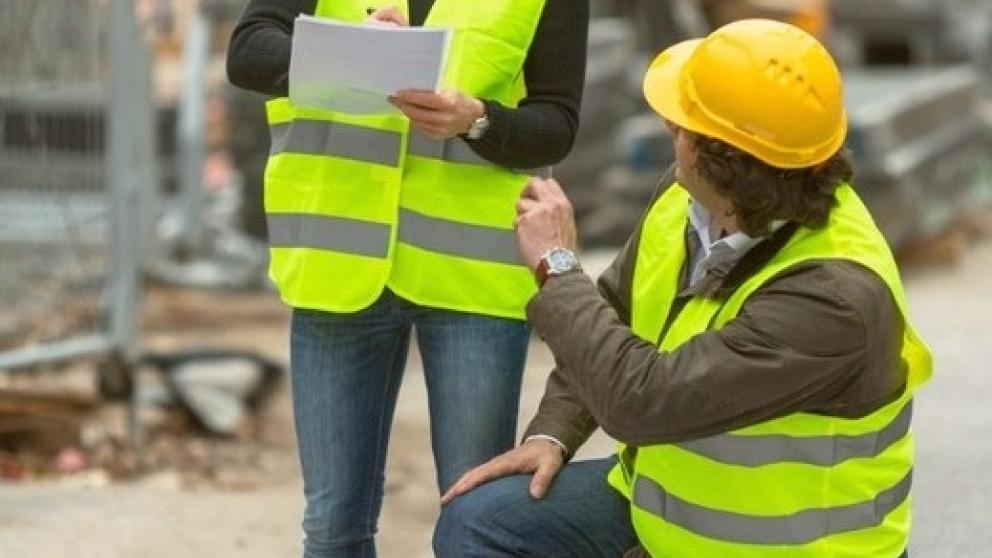 Construction mentor and apprentice