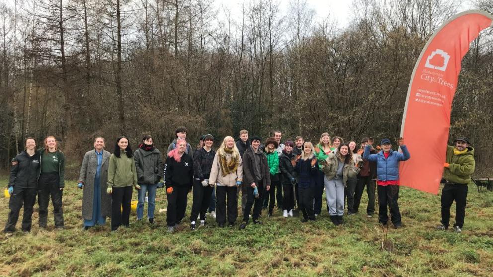 FIMS students tree planting group photo