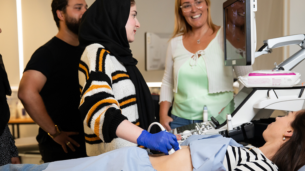 Ultrasound practical with patient and family