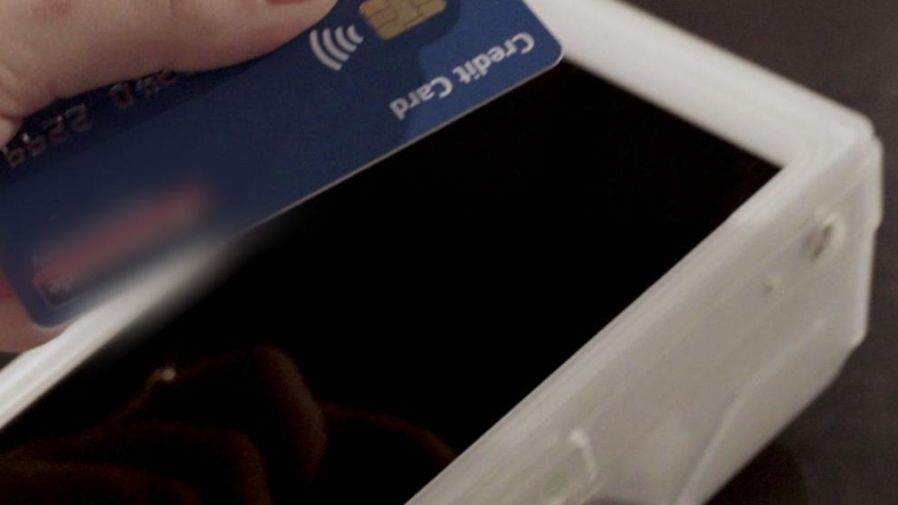 Credit card payment with card reader