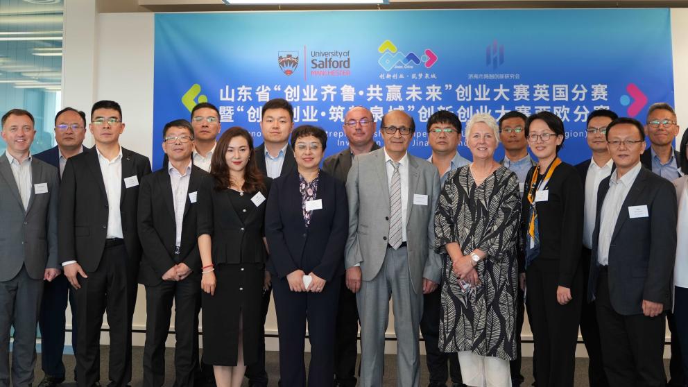 The visiting delegates from Jinan
