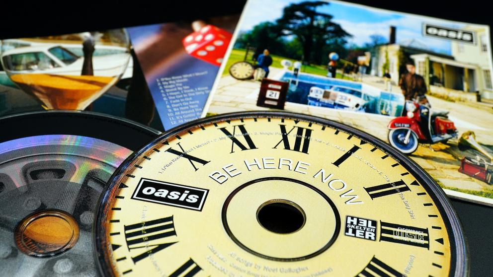 Oasis Be Here Now cd, disc and inlay