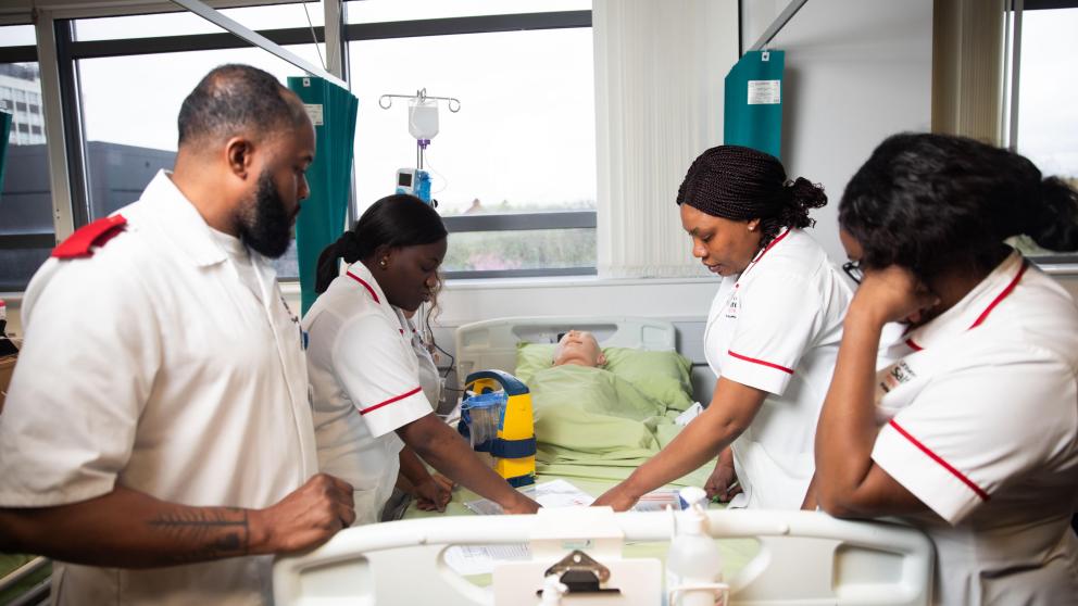 4 Nursing students at the simulation room
