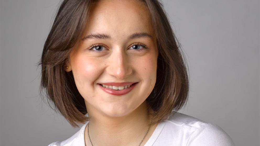 Hannah Gibson Portrait 