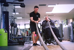 Ben Andrews in the gym with a client