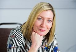 Professor Lisa Scullion portrait