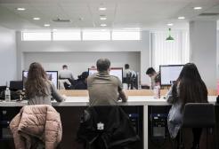 Students working on PCs in Clifford Whitworth Library