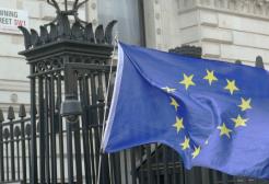 EU flag outside Downing Street-hero image4000x2400
