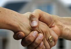 Handshake-between-two-professionals