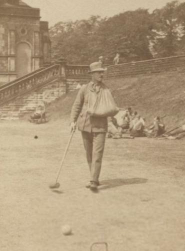 A recuperating soldier plays croquet at Worsley New Hall
