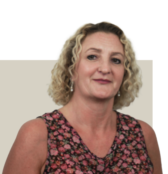 andi from hr grey background